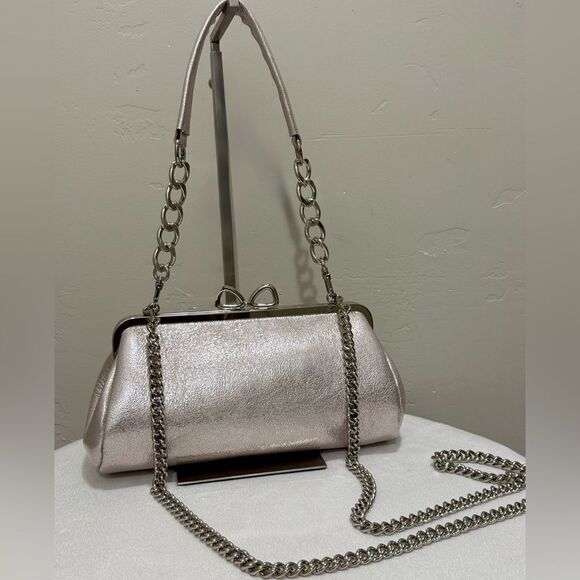 Metallic Pink Cowhide Leather Bowknot Shaped Kisslock Baguette Bag & Multi Use - Picture 1 of 16